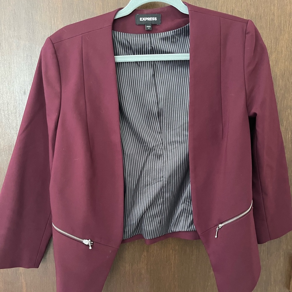 Lightly used blazer size 12 from express, super cute with a dress